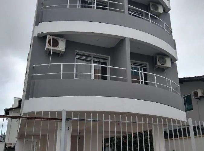 Apart Hs & Baleia Franca